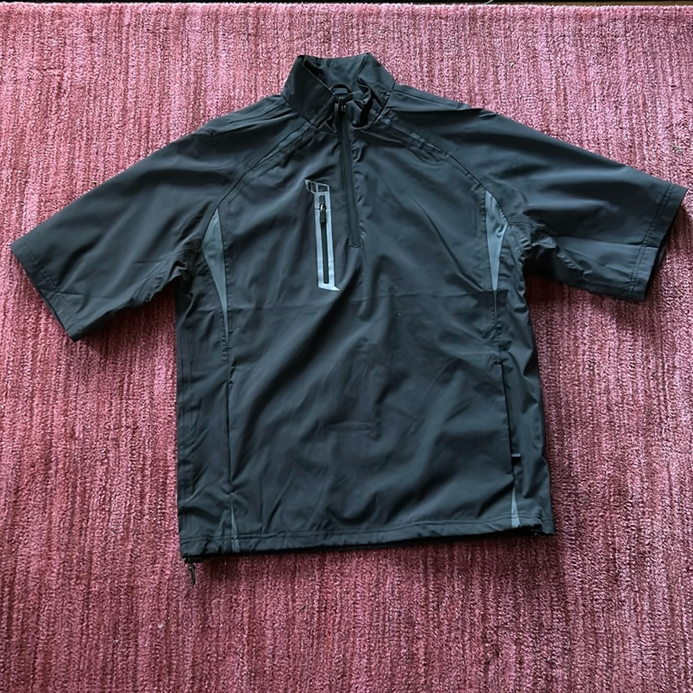 Golf half-zip windbreaker